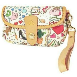 Dooney & Bourke wristlet